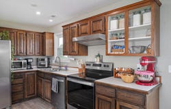 1452 Slagle Road, Bolivar, MO 65613