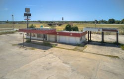 9952 Hornbeam Rd, Henryetta, OK 74437