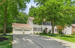 7330 Far Hills Drive, Concord, OH 44077