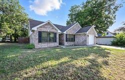 703 Peach Street, Sanger, TX 76266