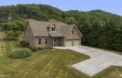 44745 Veterans Memorial Highway, Pennington Gap, VA 24277