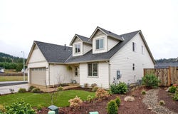 833 HAWK DR, Silverton, OR 97381