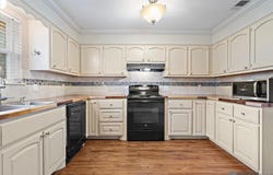 943 Durnin Dr, Denham Springs, LA 70726