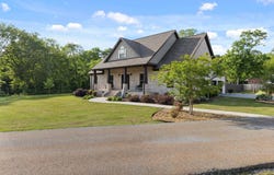 123 Beacon St, Moulton, AL 35650
