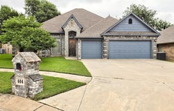 604 Eastmoor Court, Moore, OK 73160