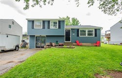 1169 Meadowbrook Lane, Farmington, NY 14425
