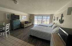 82 2nd St, Cedar Key, FL 32625