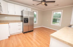 101 E Cronkhite Street, Knoxville, IA 50138