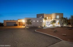 4301 Summit Lane, Las Cruces, NM 88011