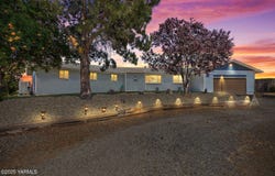 511 E Pine Rd, Yakima, WA 98903