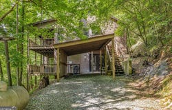 934 Golden, Dahlonega, GA 30533