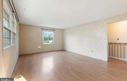 21 JERRYS AVENUE, CLAYTON, NJ 08312