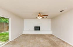 800 Matthews Court, Arlington, TX 76012