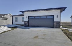 801 Mont Clair St, Solon, IA 52333