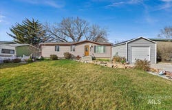 210 5th Ave, Wendell, ID 83355