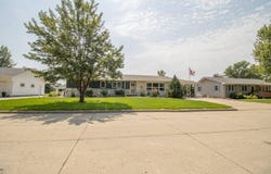 2012 12th St, Rock Valley, IA 51247