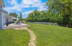 N76w15556 Countryside Dr, Menomonee Falls, WI 53051