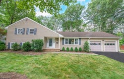 90 Greenbriar Dr, Berkeley Heights Twp., NJ 07922-1245