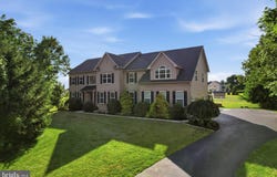 914 HILLTOWN Pike, LINE LEXINGTON, PA 18932