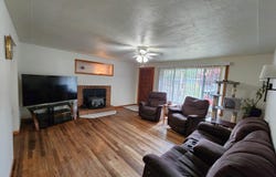 5090 Windsor Island Rd N, Keizer, OR 97303