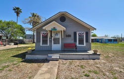 1139 S Houston, Aransas Pass, TX 78382
