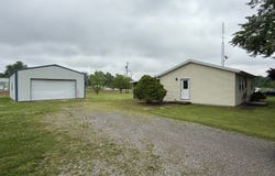 1104 Valter Drive, Carmi, IL 62821