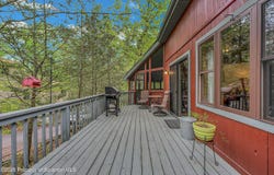 582 Lakeview Drive W, Lake Ariel, PA 18436