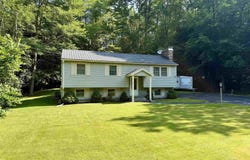 53 Carriage Hill Road, Epsom, NH 03234