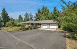 360 NE Edgecliff Drive, Waldport, OR 97394