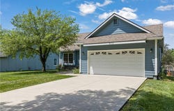 8112 Lichtenauer Drive, Lenexa, KS 66219