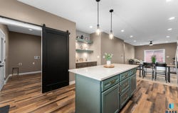 704 N Clark St, Lennox, SD 57039