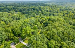 10585 Whitewood Road, Brecksville, OH 44141