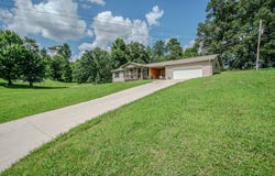 155 Oak Tree Ln, Sneedville, TN 37869