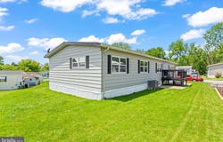 25 RIDGEWOOD MANOR, MANHEIM, PA 17545