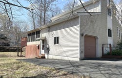 1050 Green Valley Circle, Lake Ariel, PA 18436