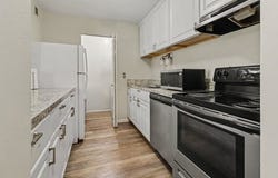 3255 Kirchoff Road, Rolling Meadows, IL 60008