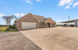 304 Canales Road, Nevada, TX 75173