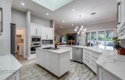 6 Stillmeadow CT, The Hills, TX 78738
