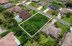 1013 SW Fisherman Avenue, Port St Lucie, FL 34953