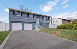 81 Andrew Avenue, Islip Terrace, NY 11752