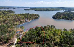 910 Luannes Way, Alexander City, AL 35010