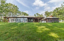 19395 RIPLEY Drive, Lebanon, MO 65536