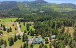 573 Tam Tam Dr, Sagle, ID 83860