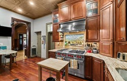 106 E Chase St, Baltimore, MD 21202