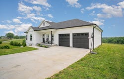1462 Cat Ridge Road, Waddy, KY 40076
