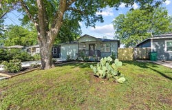 611 S Magnolia Street, Pottsboro, TX 75076