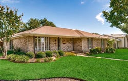 1601 Valleycrest Lane, Carrollton, TX 75006