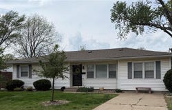 8 Morningside Drive, Paola, KS 66071