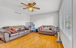 2409 NE 63rd Place, Gladstone, MO 64118