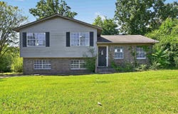 823 COUNTRY VIEW DRIVE, CENTER POINT, AL 35215